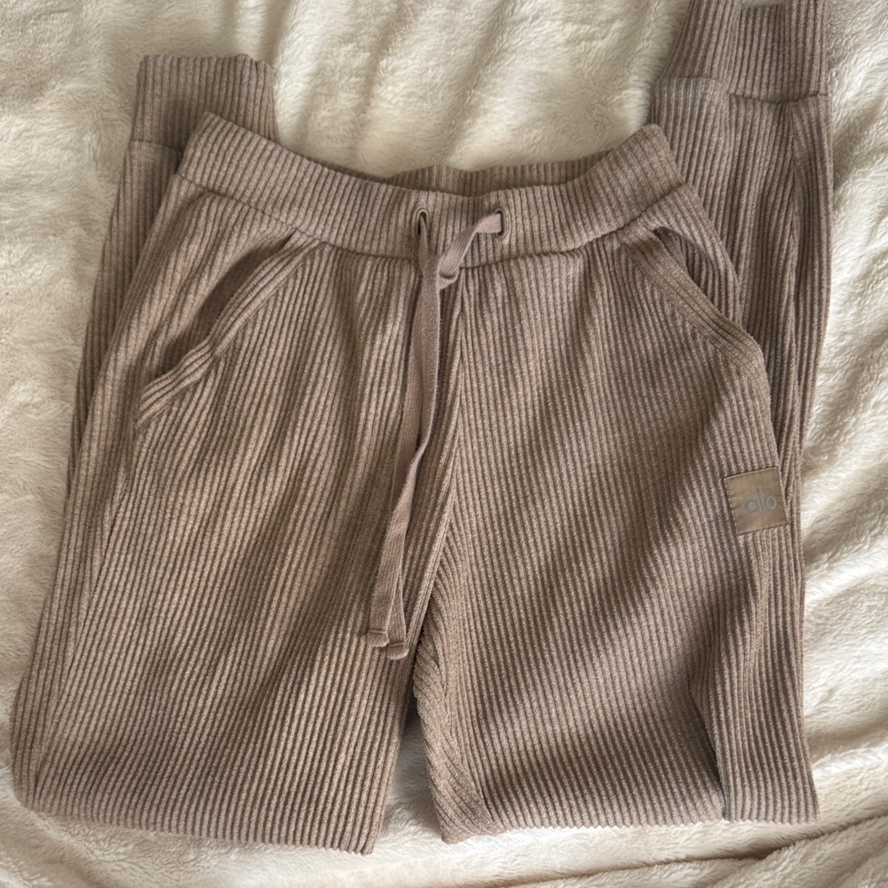 ALO Yoga Muse sweatpants - gravel